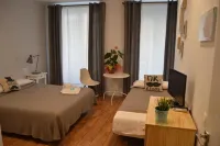 Hotel Smile & Co Hostal Boutique - guesthouses