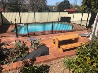Hideaway Motor Inn - Swimmingpools