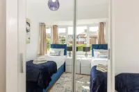 Spacious 5-bedroom House in Berkshire - Perfect Family Retreat - บังกะโล