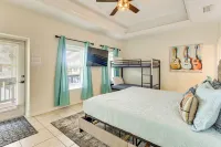 Steps to Beach: Oceanside Townhome w/ Heated Pool - spa