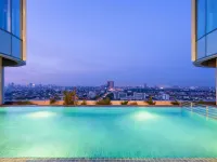 Novotel Jakarta Pulomas - Infinity Pools