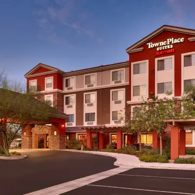 TownePlace Suites Las Vegas Henderson Отели рядом с достопримечательностью «Амфитеатр Хендерсона»