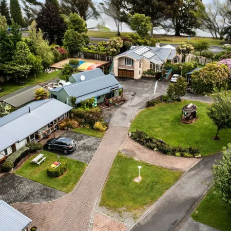 Tasman Holiday Parks - Te Anau