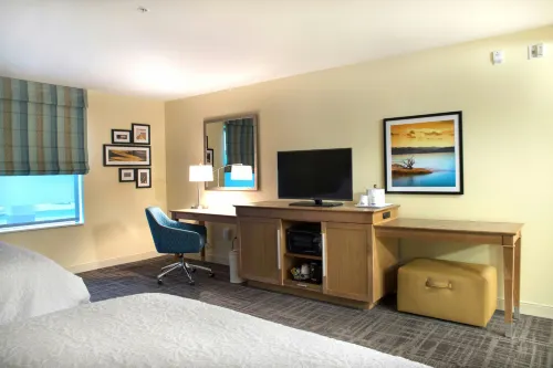Hampton Inn Big Rapids - parking