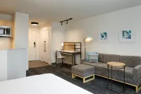 TownePlace Suites Dulles Airport - Airport Shuttle