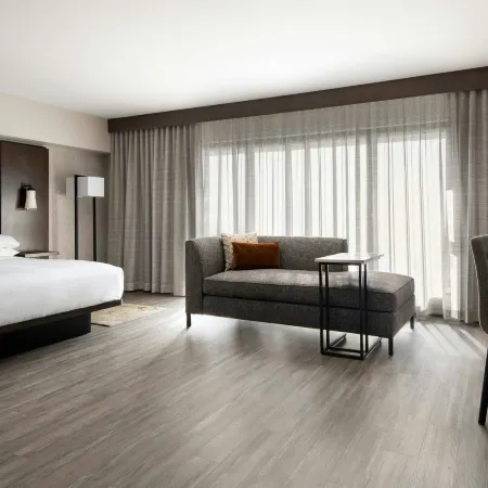 Marriott Riverside at the Convention Center