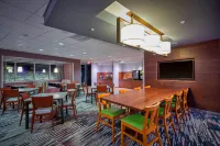 Fairfield Inn & Suites Grand Mound Centralia - breakfast