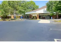 Motel 6 East Brunswick, NJ - Hot Tub