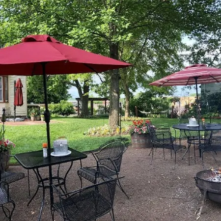 Captain Wohlt Inn Bed & Breakfast