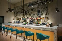 Canopy by Hilton Charlotte SouthPark - Baarit