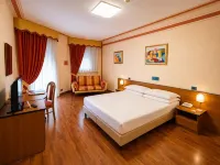 โรงแรม พี โฮเทล เพียนเฟย - ที่มีสระว่ายน้ำ