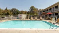 Motel 6 Chico, CA - Pool