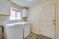Modern Boise Townhome Minutes From Boise Airport! - Wifi
