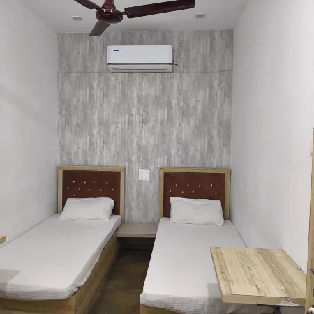 Metro Boys PG & Hostel