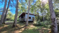 Oak Cabin - Hot Tub, BBQ, WiFi & Riverside - 2-Sterne