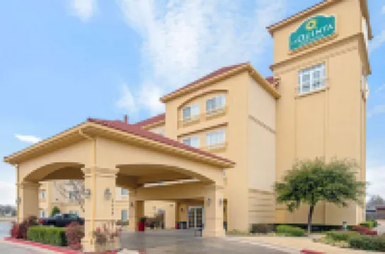 La Quinta Inn & Suites by Wyndham Lawton / Fort Sill