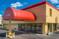 Travelodge by Wyndham Gainesville Отели в г. Гейнсвилл