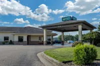 Quality Inn Hotels in Sugar Creek Township