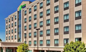 Holiday Inn Express Los Angeles LAX Airport, an IHG Hotel