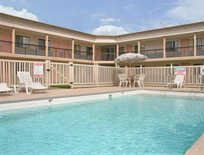 Days Inn & Suites by Wyndham Kokomo