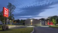 Red Roof PLUS+ Poughkeepsie Hotels in Poughkeepsie