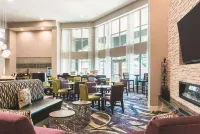 La Quinta Inn & Suites by Wyndham Atlanta Perimeter Medical - Frühstück