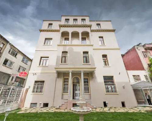 Enderun Hotel Istanbul โรงแรมใกล้จัตุรัส Beyazit Square