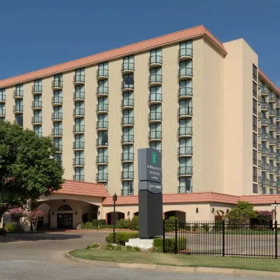 Embassy Suites by Hilton Tulsa I-44 Hotels near QuikTrip Exposition Center