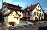 Traube Hotel Oeffingen Hotel dekat Sappalot