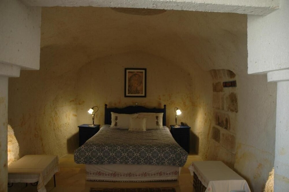 Elkep Evi Cave Hotel