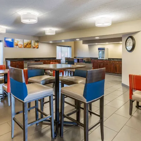 Comfort Inn Grand Rapids Airport