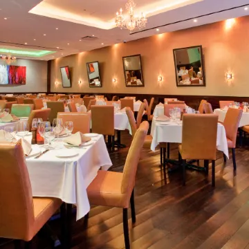 Hilton Garden Inn New York Central Park South-Midtown West Отели рядом с достопримечательностью «Театр Гершвин»