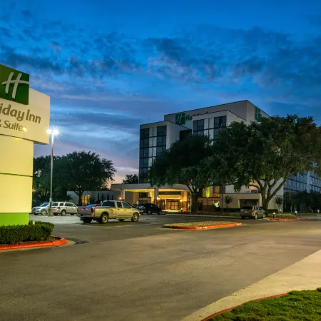 Holiday Inn & Suites BEAUMONT-PLAZA (I-10 & WALDEN) by IHG