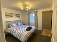 Penthouse Waterfront Apartment - St Neots