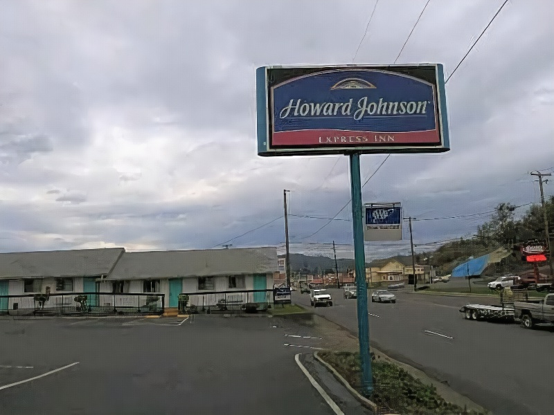 Howard Johnson by Wyndham Roseburg