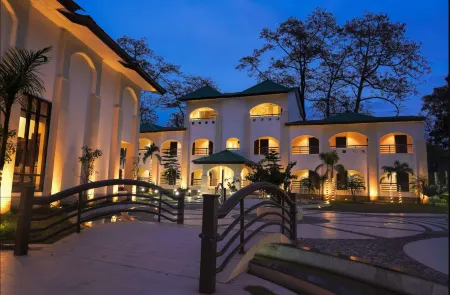 The Jungle Book Resort Отели в г. Алипердьюар