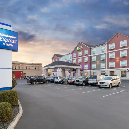 Holiday Inn Express & Suites SEASIDE-CONVENTION CENTER by IHG
