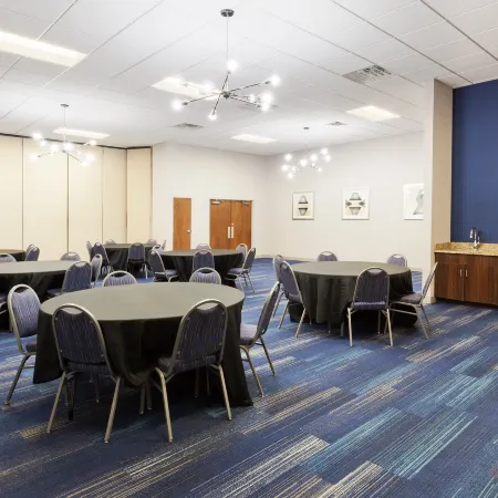 Holiday Inn Express & Suites MONTGOMERY E - EASTCHASE by IHG
