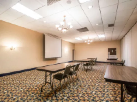 Quality Inn Morris I-80 Hotels in Morris