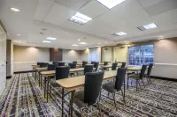 La Quinta Inn & Suites by Wyndham Myrtle Beach Broadway Area Отели в г. Миртл Бич