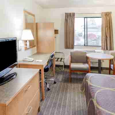 Super 8 by Wyndham Bend Rooms