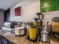 Comfort Inn & Suites Airport South โรงแรมในคาลการี