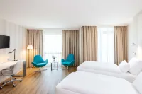 NH Berlin Alexanderplatz Hotels near Stadtischer Friedhof III
