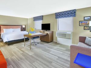 Hampton Inn & Suites Cleveland/Oakwood Village