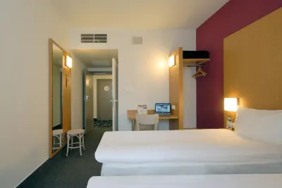 B&B HOTEL Prague-City Отели в г. Прага 8