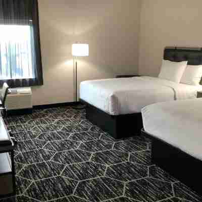 La Quinta Inn & Suites by Wyndham Corpus Christi Southeast Rooms