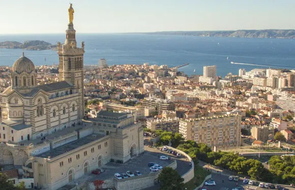 馬賽機場假日酒店