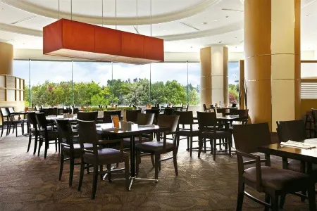 Hilton Tokyo Narita Airport Отели рядом со станцией Narita yukawa Railway Station