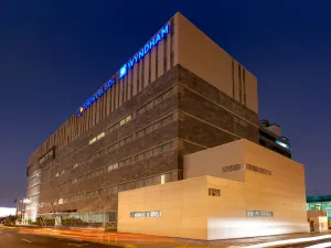 Wyndham Costa del Sol Lima Airport