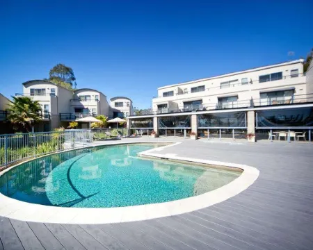 Corrigans Cove Hotels in Batehaven